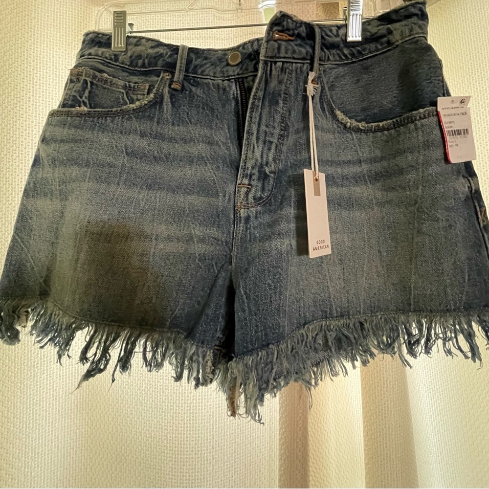 Good American Good 90s shorts BRAND NEW